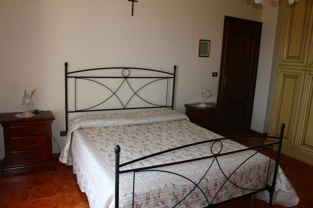House In Caramagna Apartman Imperia Szoba fotó