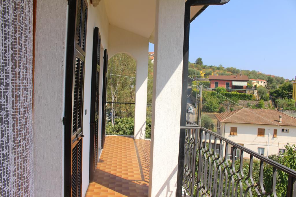 House In Caramagna Apartman Imperia Szoba fotó