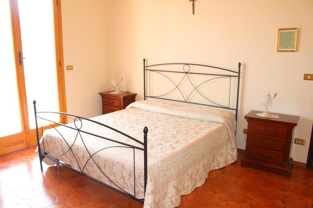 House In Caramagna Apartman Imperia Szoba fotó