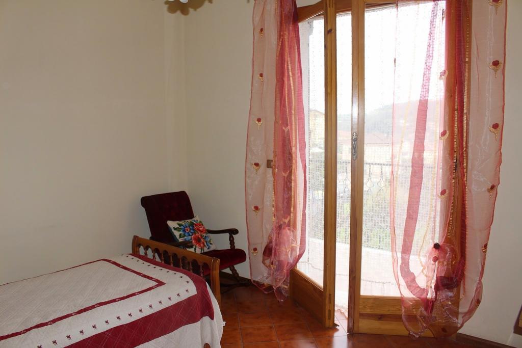 House In Caramagna Apartman Imperia Szoba fotó
