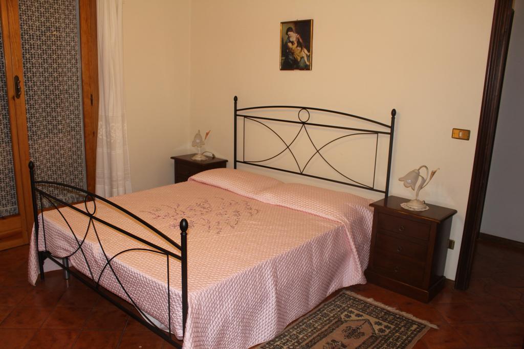 House In Caramagna Apartman Imperia Szoba fotó