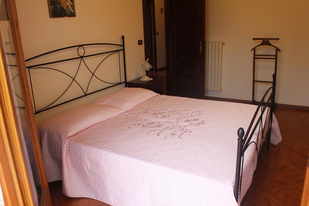 House In Caramagna Apartman Imperia Szoba fotó